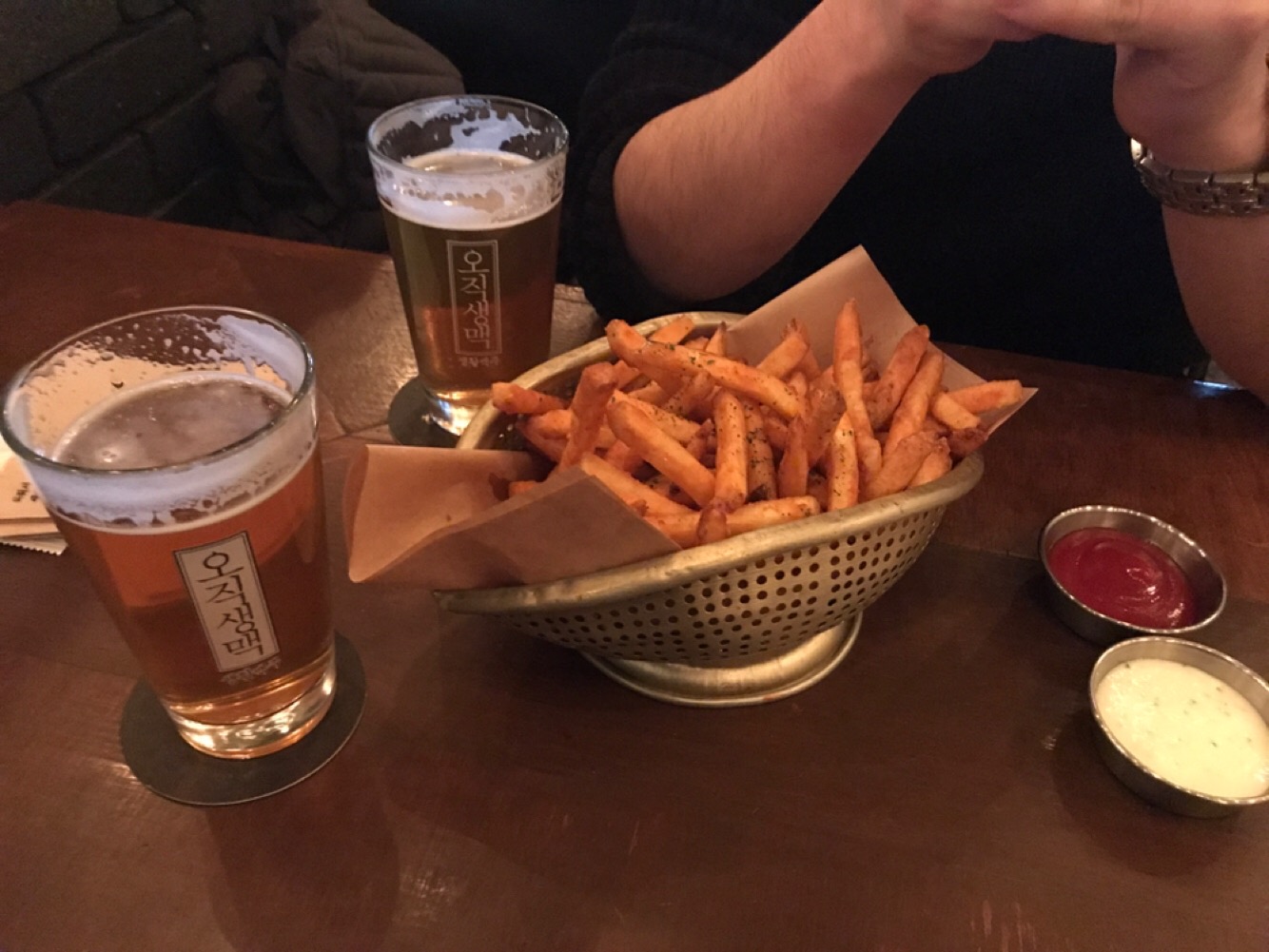 생활맥주 압구정로데오점 대표 사진