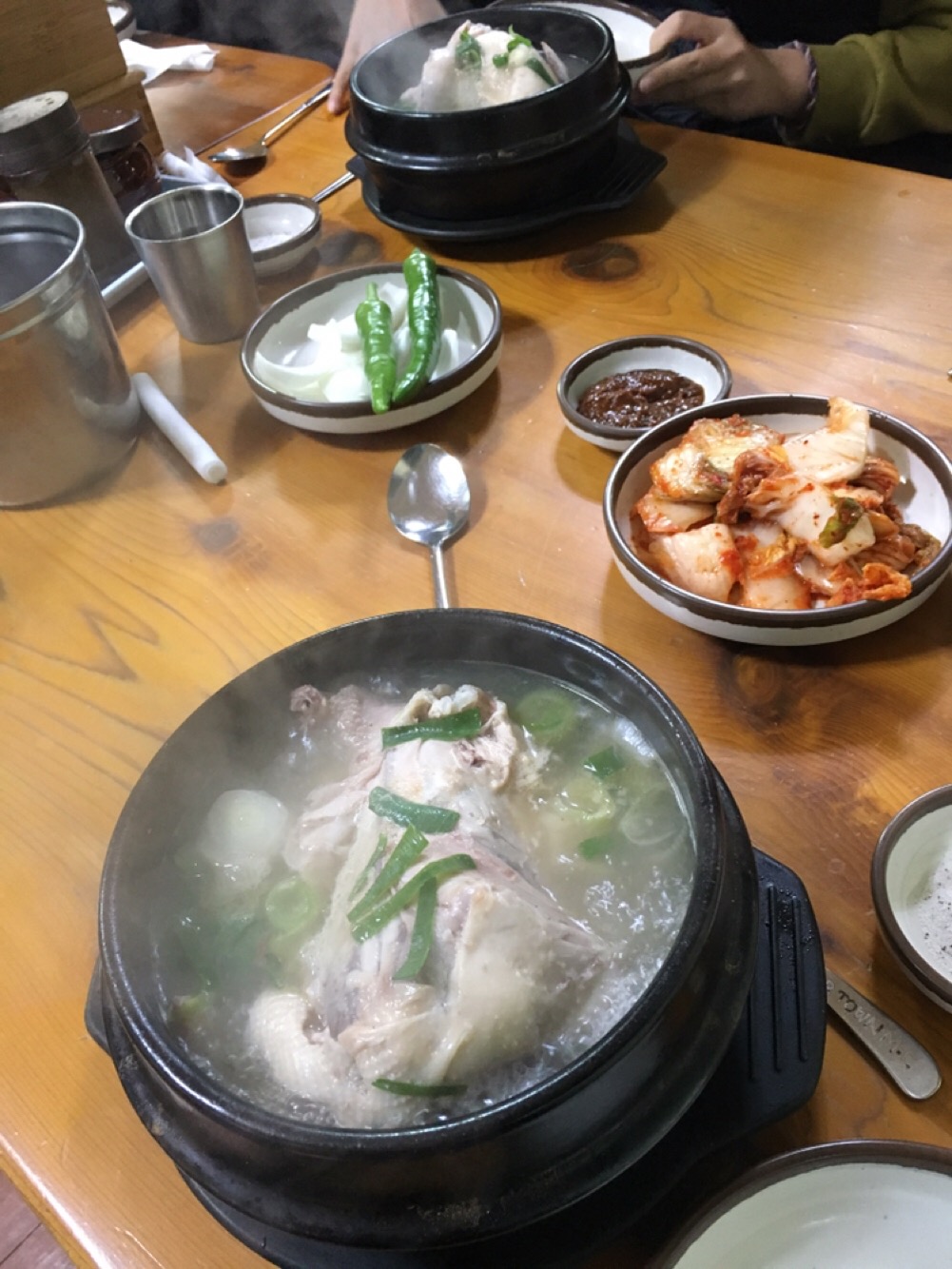 Seoulnokgaksamgyetang (서울녹각삼계탕) 2
