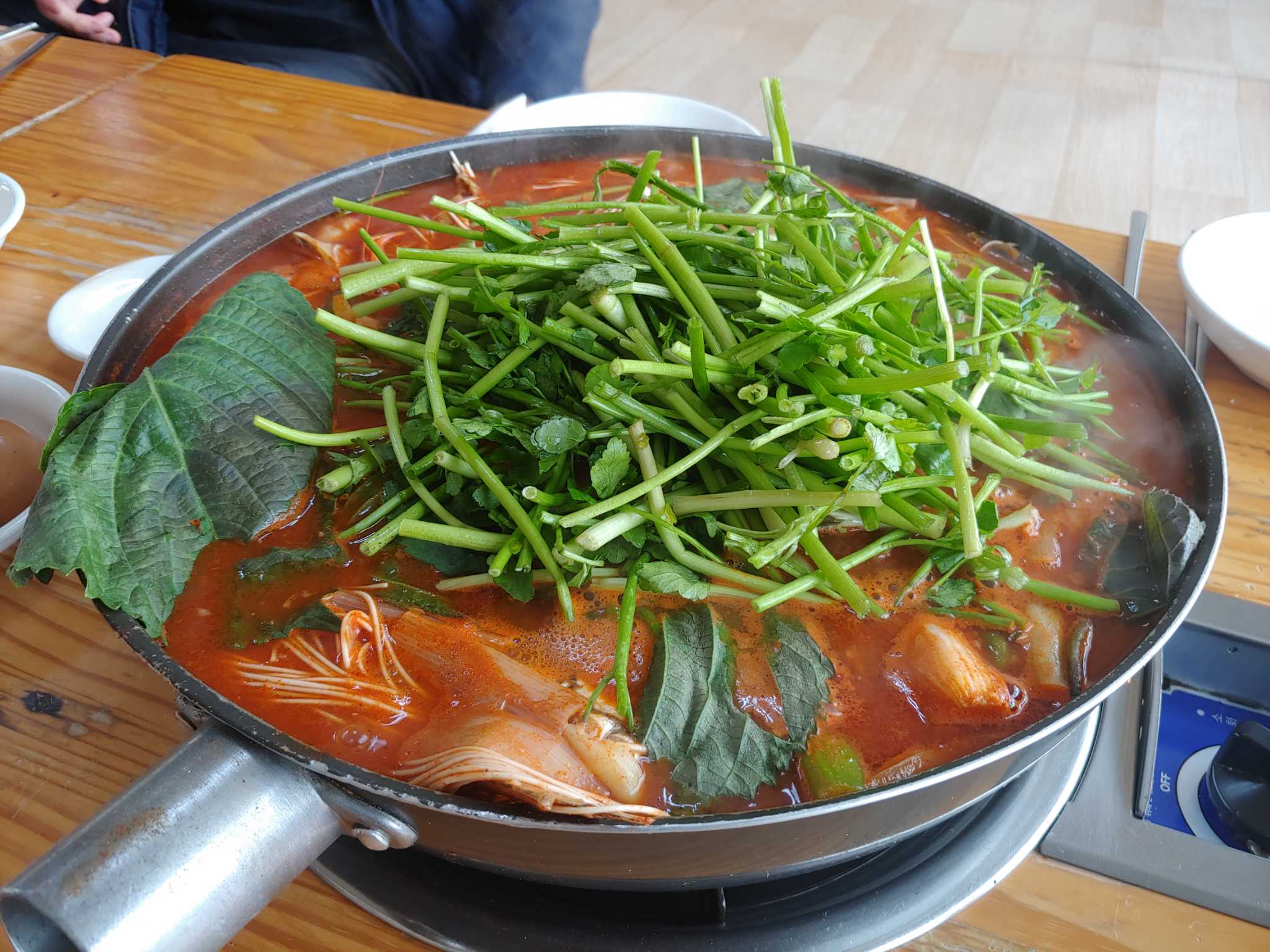 Teollaengimaeuntang (털랭이매운탕) 3