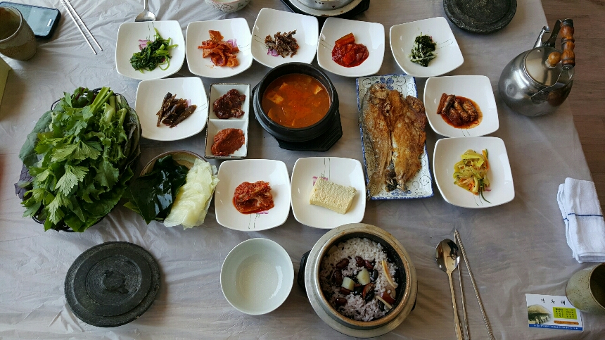 Jangdokdae (장독대) 1