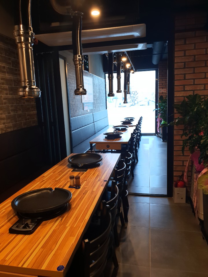 Urisamgyeopsal (우리삼겹살) 2