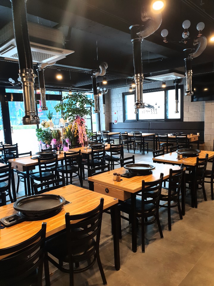 Urisamgyeopsal (우리삼겹살) 3