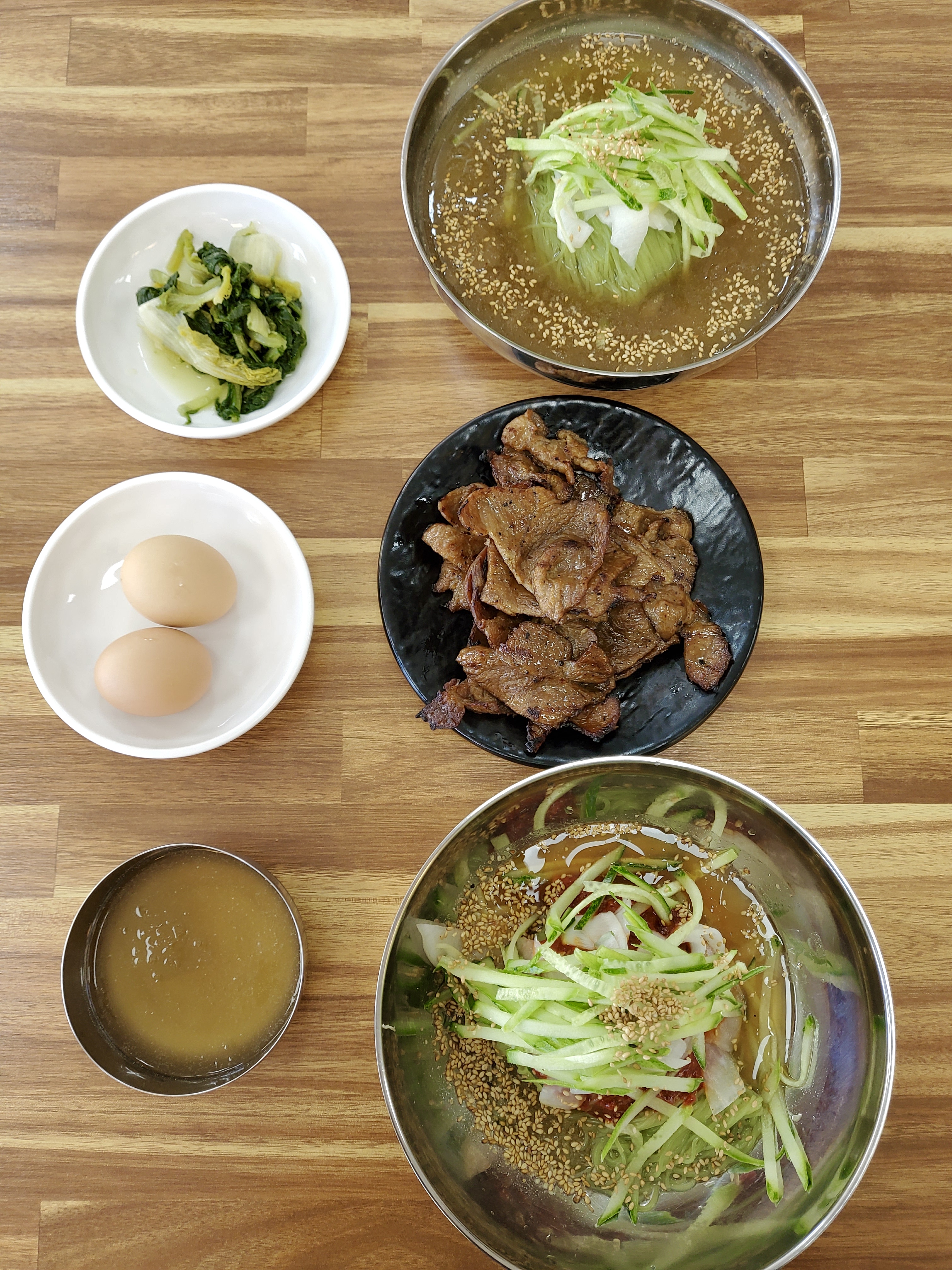 Gogibaksanaengmyeon (고기박사냉면) 1
