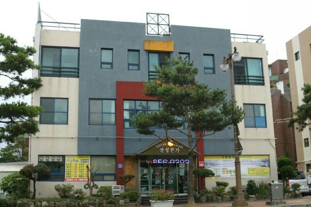 Gongsanseongbonga (공산성본가) 1
