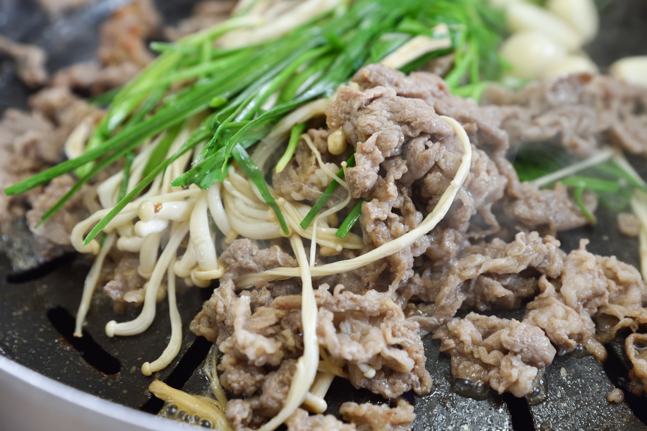 Haesongheukyeomso sutbulgui (해송흑염소 숯불구이) 2