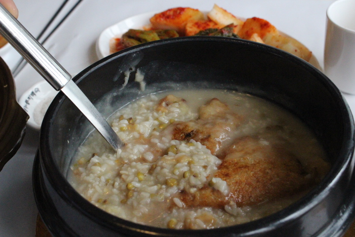 Cheonggyenurungjibaeksuk (청계누룽지백숙) 3