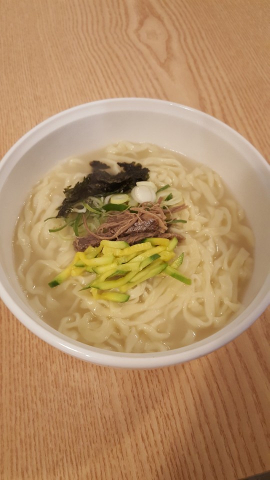 Tosokkalguksumandu (토속칼국수만두) 2