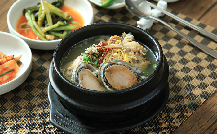 Ijosamgyetang (이조삼계탕) 3