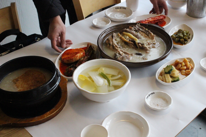 Cheonggyenurungjibaeksuk (청계누룽지백숙) 1