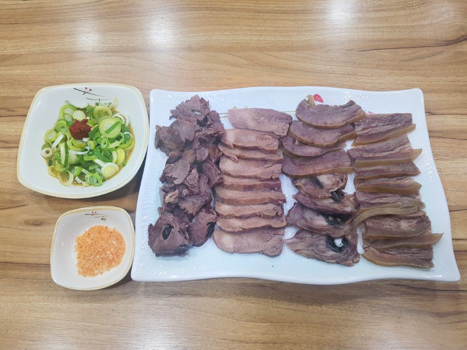 Gwangdeoksikdangjungangsijangjeom 4