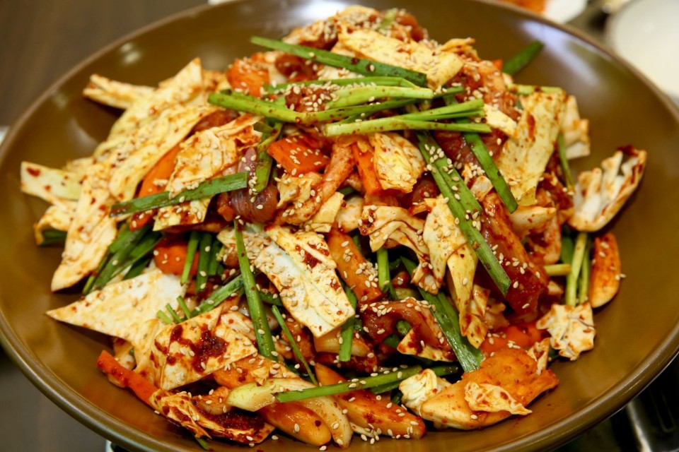 Hakgyojongigadeunsikdang (학교종이가든식당) 2