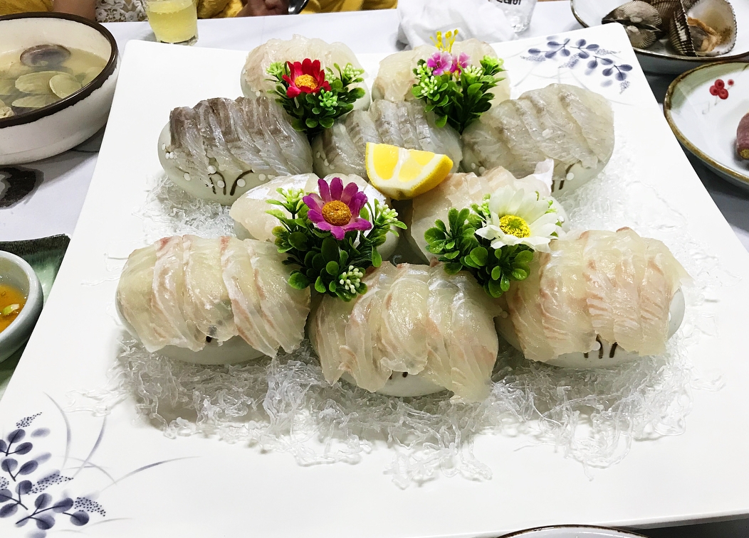 Samjowon badahoetjip (삼조원 바다횟집) 2