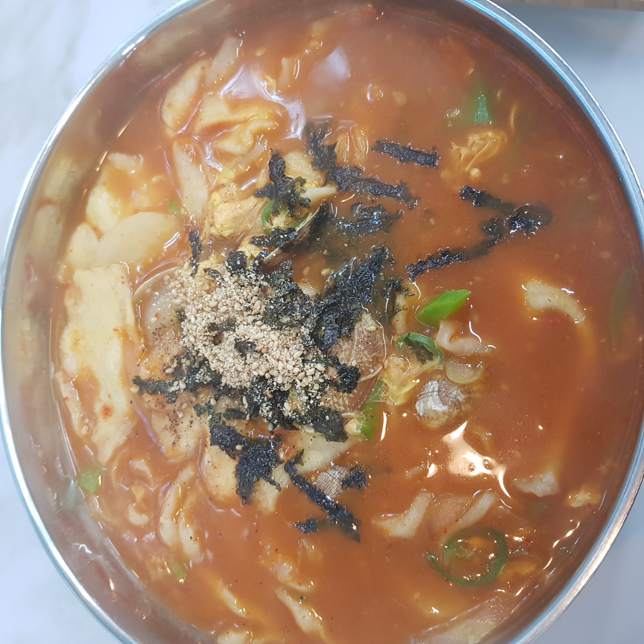 Gangreung jangkalguksu (강릉 장칼국수) 1