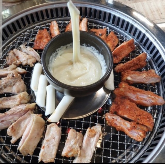 Dongmakgolsutbuldakgalbi (동막골숯불닭갈비) 2