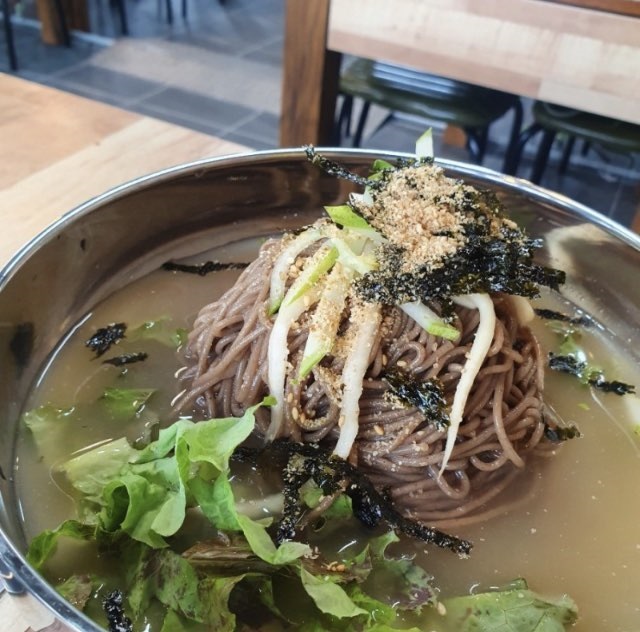 Dongmakgolsutbuldakgalbi (동막골숯불닭갈비) 3