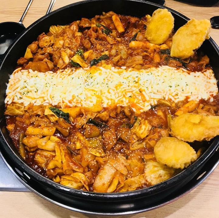 Hongchuncheonchijeudakgalbi guriyeokjeom 4