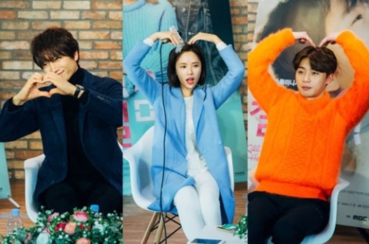 두 남자에게 사랑 받을 수 밖에 없는 황정음!