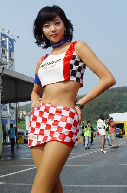 아이를 낳았다는게 믿겨지지 않는 오윤아 몸매! 