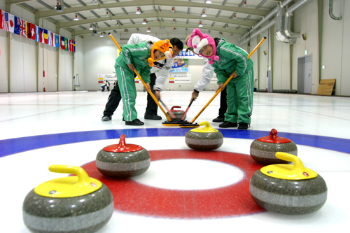 컬링 (Curling), 엄마 아빠와 함께 즐긴다.. 빙판 위의 체스 게임