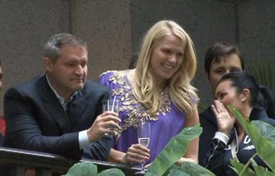 월가 시위] 월가 금융권은 샴페인 마시며 시위 구경