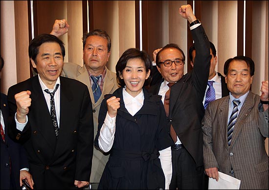 '호화월세' 비판했던 나경원, 유흥주점 임대료 챙겼다 | 인스티즈