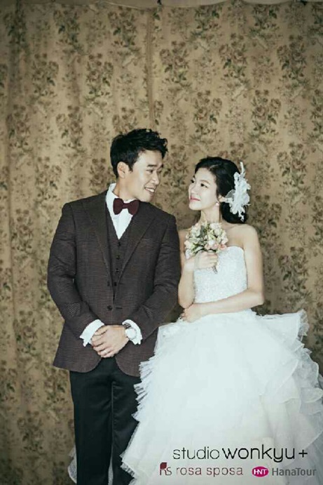 조상기, 웨딩화보 공개..14세 연하 미모신부 '눈길'