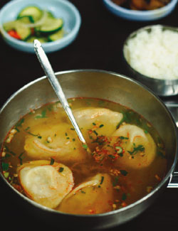 만두탕 (떡만두탕,떡국) (계절메뉴)
