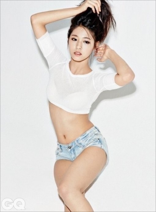 설현 과거 화보가 화제다. ⓒ GQ