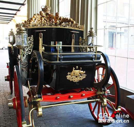 영국 왕실의 극진한 대접..시진핑, 황금마차타고 버킹엄 궁전 숙박