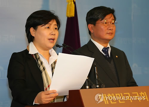 서영교 의원(왼쪽)과 전해철 의원 [연합뉴스 자료사진]