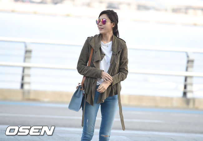 19】【明星】金荷娜19日新罗酒店举行非公开婚礼   21日机场出发新婚