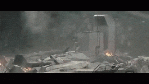 도로가 부서지거나 교량이 유실될 수도 있고, 땅이 흔들려 제대로 운전하기 힘들기 때문에 무리한 자동차 운전은 하지 않는 것이 좋습니다. [영화 '샌 안드레아스' 영상자료]