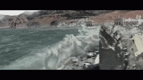 댐이 붕괴하거나 산사태가 일어나는 등 지진으로 인한 직접적인 피해가 발생할 수 있는 위험 지역에서 신속하고 정확하게 대피해야 합니다. [영화 '샌 안드레아스' 영상자료]