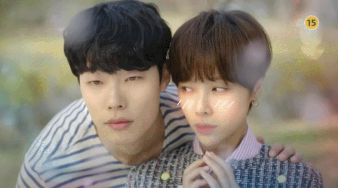 <운빨 로맨스> 류준열, 황정음. 사진 드라마 예고편 화면 갈무리