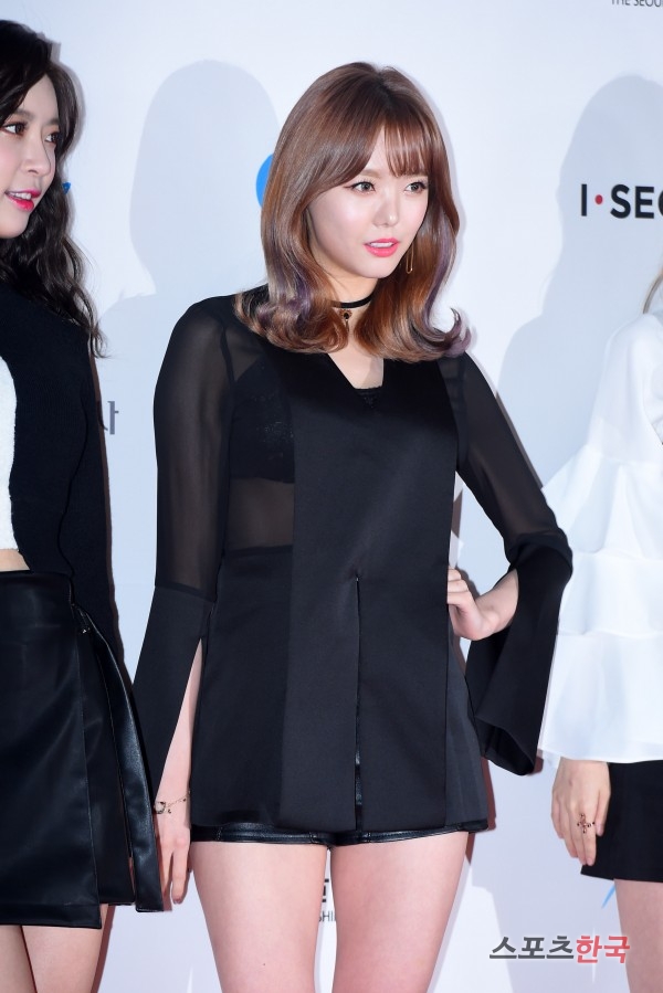 '2016 슈퍼서울드림콘서트' 포토월 행사에 참석하고 있는 달샤벳 세리. 사진=이규연 기자 fit@hankooki.com