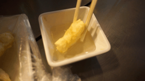 아카시아꿀에 푹~ 찍어서 입 안에 쏘옥 /정가람기자