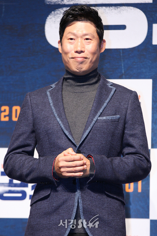 【玄彬 金柱赫 柳海真 允儿】【活动】1216 电影《共助》制作报告会