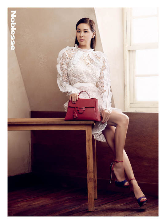 韩国馆 ≡ 69 韩图区 69 【高小英(高素荣)】【杂志】《 noblesse