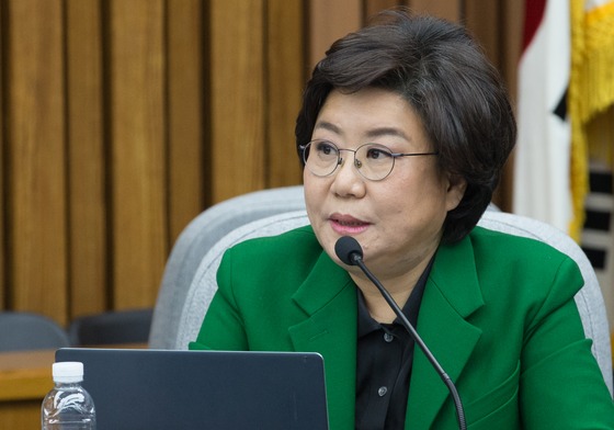 이혜훈 새누리당 의원이 지난 26일 '최순실 구치소 청문회'에서 겪은 일을 공개했다. 사진은 이 의원이 청문회에서 질의하는 모습. /사진=뉴스1