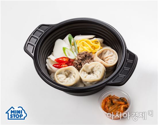 김치떡만두국