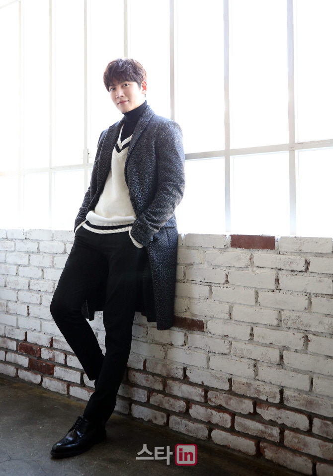 【池昌旭】【采访】电影《被捏造的都市》新闻采访图