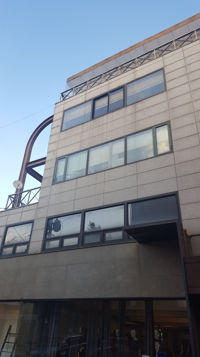 더블루케이가 입주해 있던 서울 강남구 청담동 4층짜리 건물