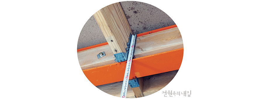 충격과 공포의 부실시공 목조주택! 치열했던 리모델링 과정 03 바닥장선 / 지붕 : 네이버 블로그