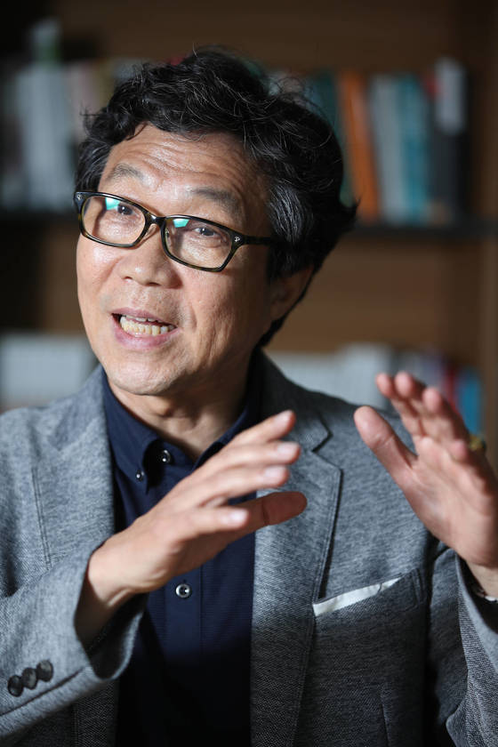 저술활동으로 농협 창구직원에서 공사 사장까지