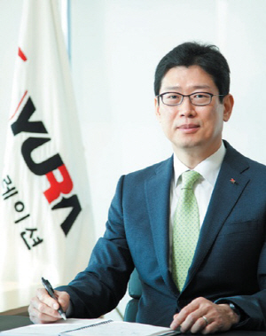 '고용창출·車부품업 발전' 엄대열 유라코퍼레이션 대표 금탑훈장