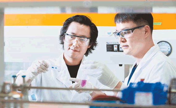 SK는 SK바이오팜을 통해 바이오·제약 분야에서도 오랜 기간 R&D 투자를 아끼지 않았다. SK는 사업 초기부터 특허를 기반으로 하는 글로벌 혁신 신약 개발에 집중했다. [사진 SK]