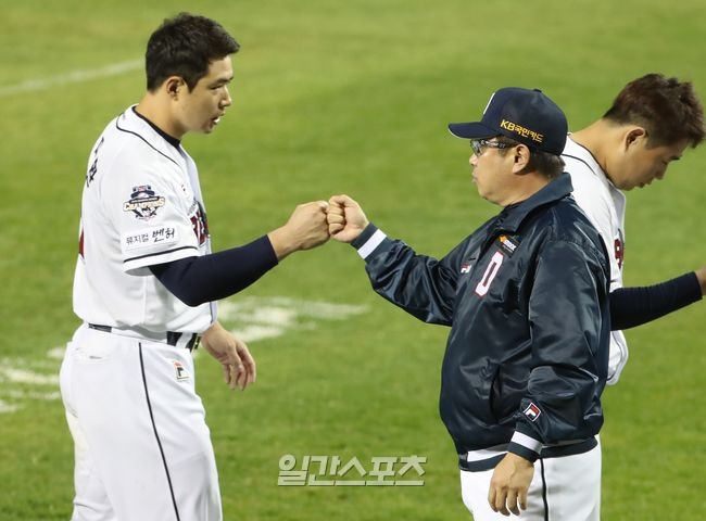 인터뷰 이미지