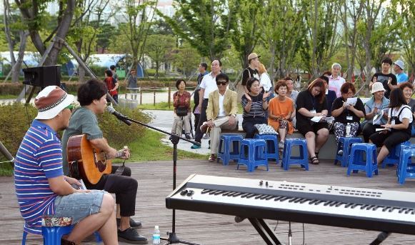 Upper Music 이미지