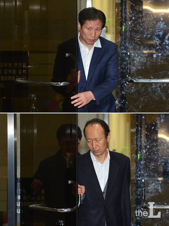현 정권 비선 실세 최순실씨(60·최서원으로 개명) '국정 농단' 사태에 연루됐다는 의혹을 받고 있는 안봉근 청와대 국정홍보비서관(윗쪽)과 이재만 전 청와대 총무비서관이 참고인 신분으로 조사를 마친 뒤 15일 오전 서울 서초동 서울중앙지검을 나서고 있다. 2016.11.15/뉴스1  <저작권자 © 뉴스1코리아, 무단전재 및 재배포 금지>
