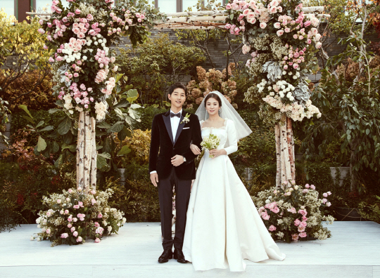배우 송중기, 송혜교 /사진=블러썸&UAA